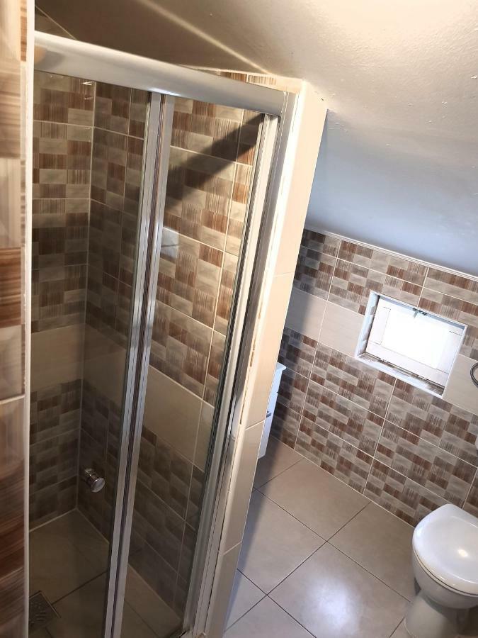 Apartments Marko Vir Luaran gambar