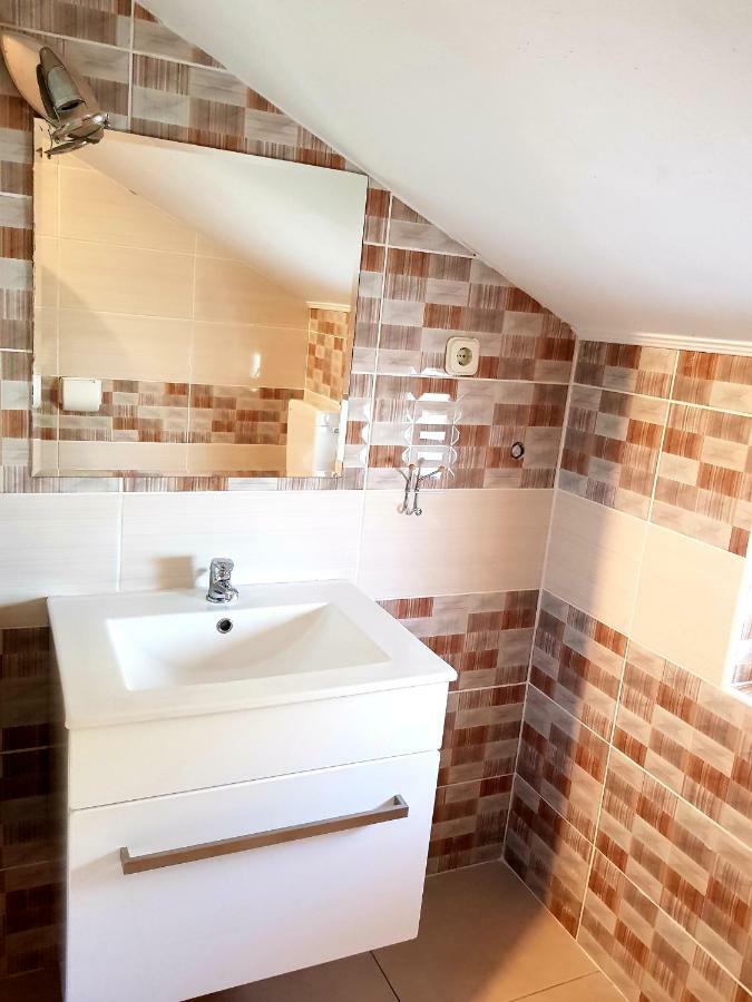 Apartments Marko Vir Luaran gambar