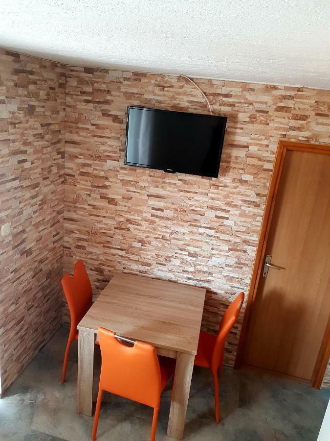 Apartments Marko Vir Luaran gambar