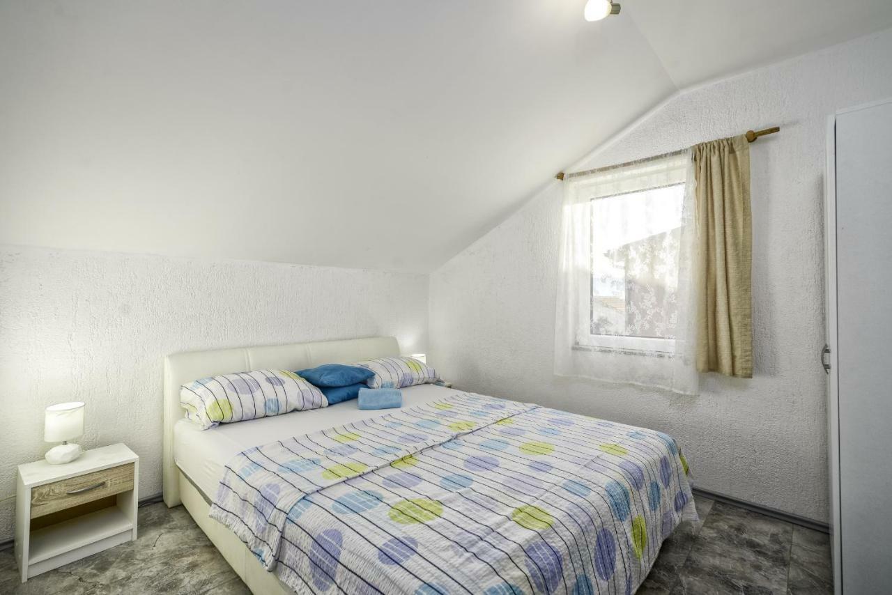 Apartments Marko Vir Luaran gambar