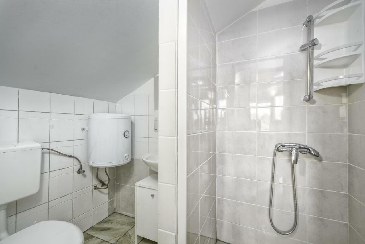 Apartments Marko Vir Luaran gambar