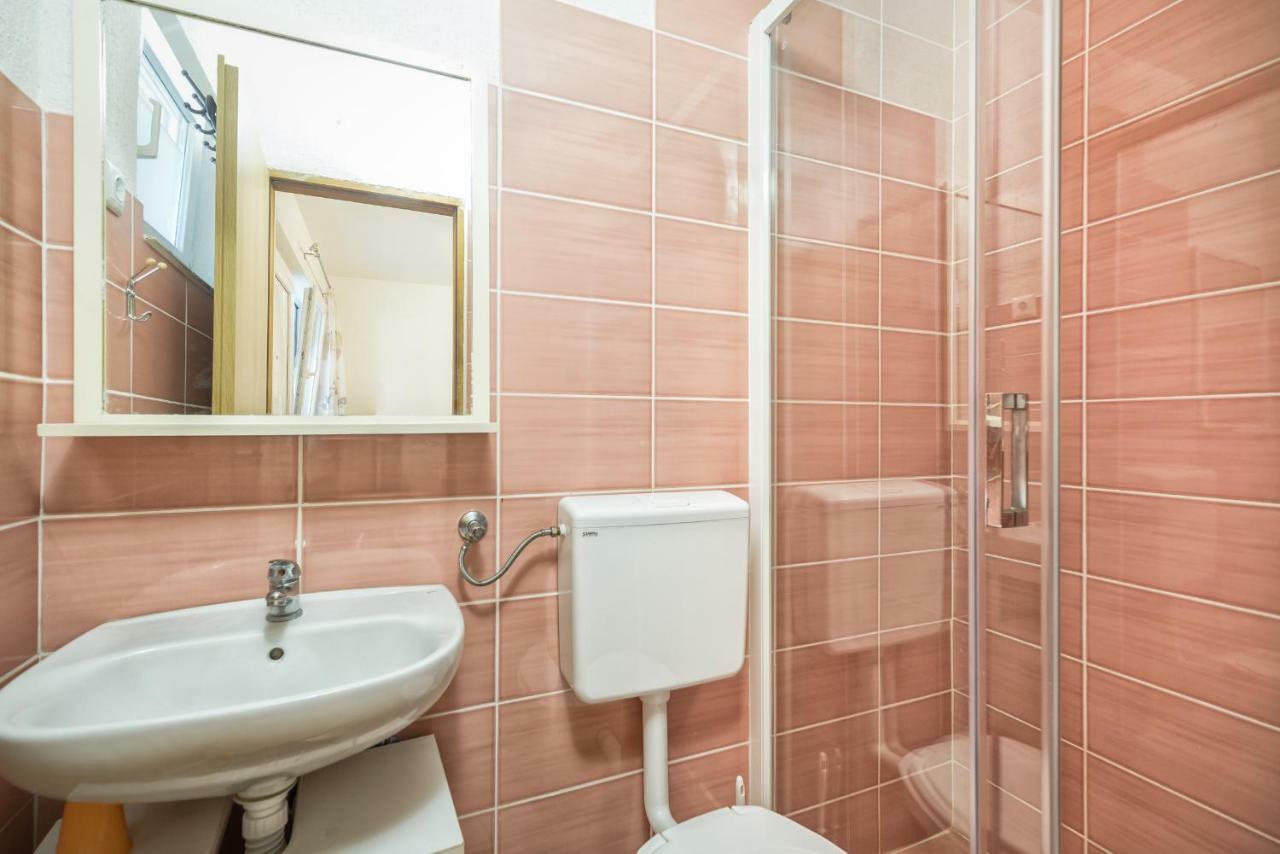 Apartments Marko Vir Luaran gambar