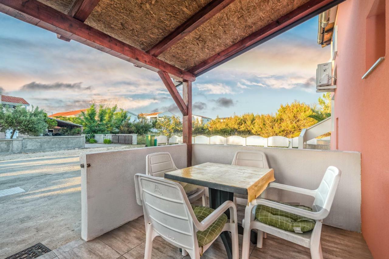 Apartments Marko Vir Luaran gambar